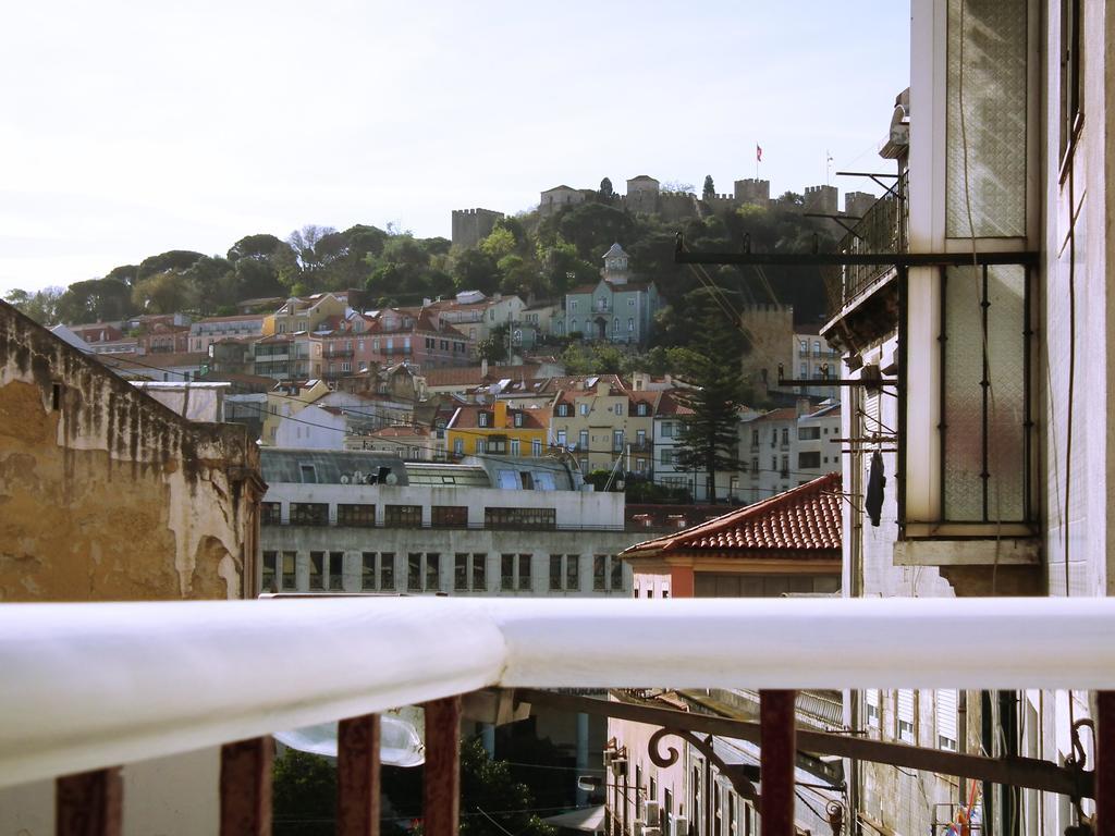 Cozy Apartment With Castel View Lisbon Luaran gambar