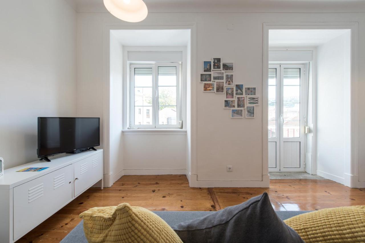 Cozy Apartment With Castel View Lisbon Luaran gambar